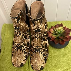 EUC TORY BURCH Carlotta Booties size 6.5